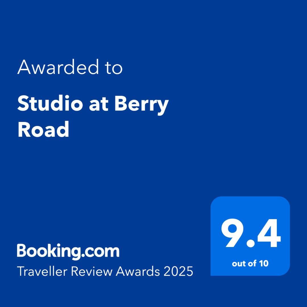 Studio At Berry Road سوفا المظهر الخارجي الصورة
